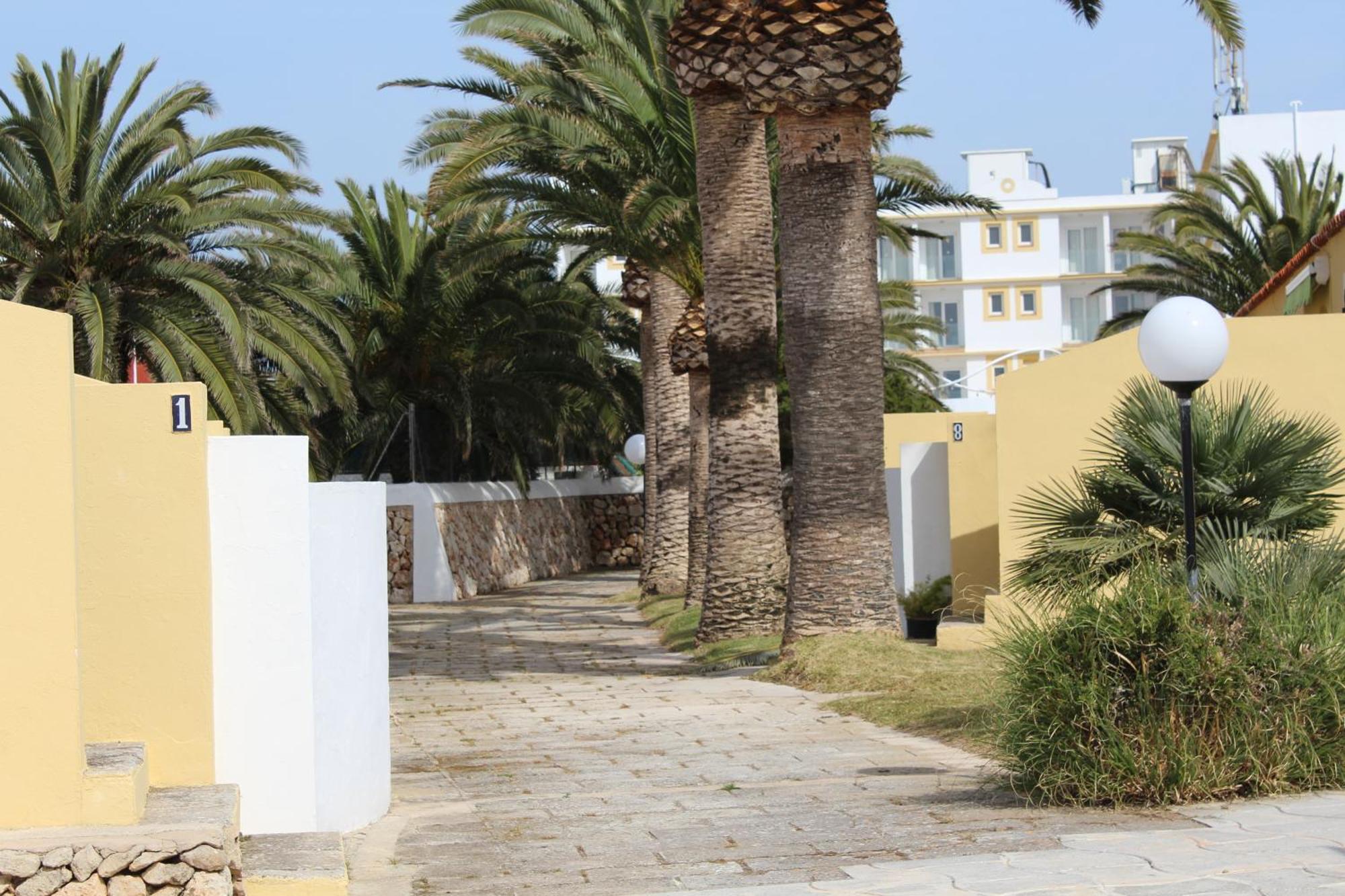 カラ・エン・ブラネスApartamento Con Piscina En Ciudadela, Cala En Blanesアパートメント エクステリア 写真